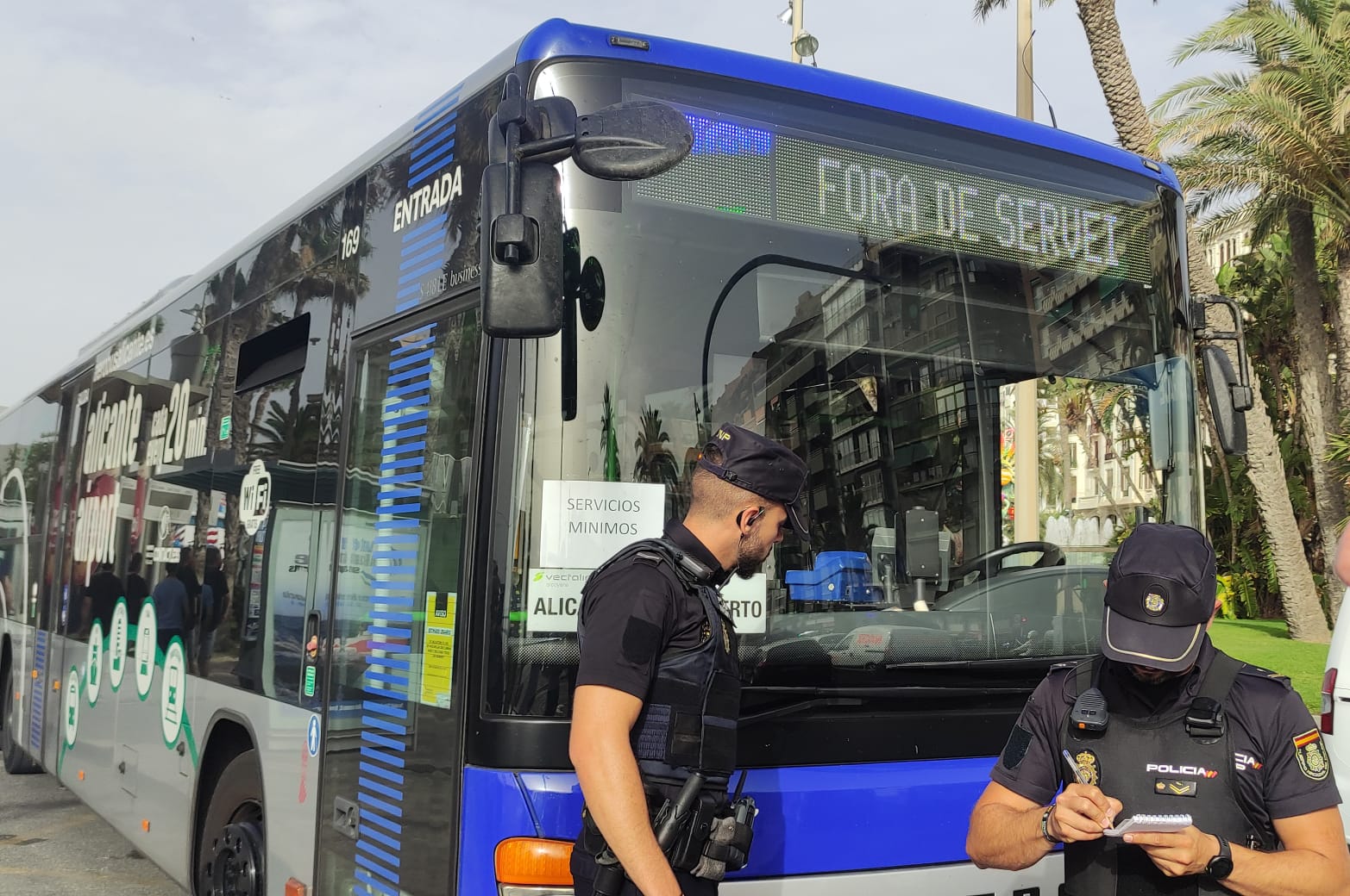 Autobús de La Alcoyana con servicio mínimo duranta la huelga convocada por CGT