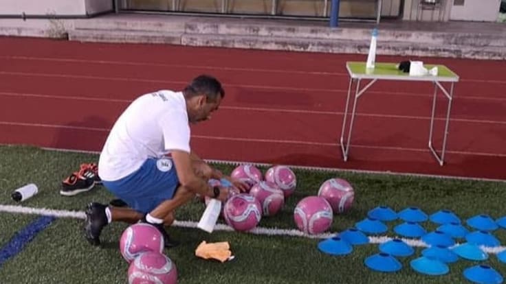 José Barquero, 'Pitu' (Director de la Escuela de Fútbol Villa de Ermua):“Durante la pandemia teníamos que limpiar todos los balones con gel”