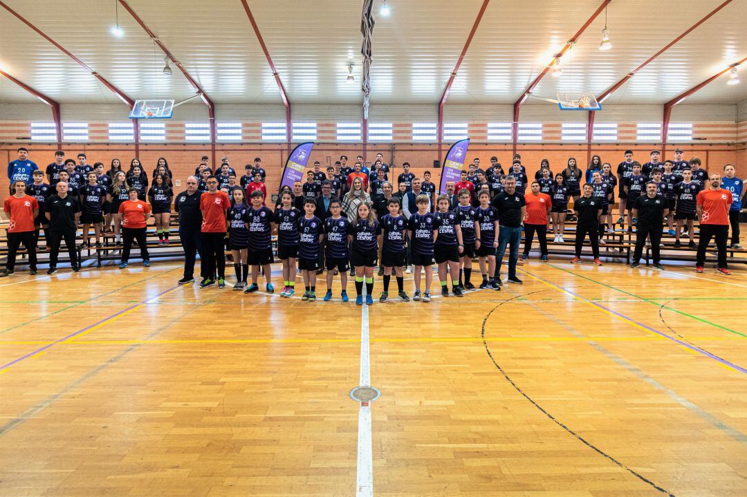 Foto de familia del club en la presentación