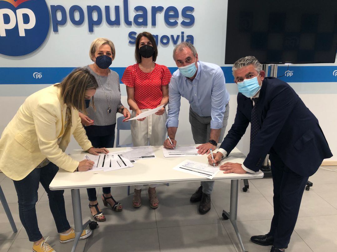 Paloma Sanz recibe el respaldo de los afiliados del PP con 304 avales