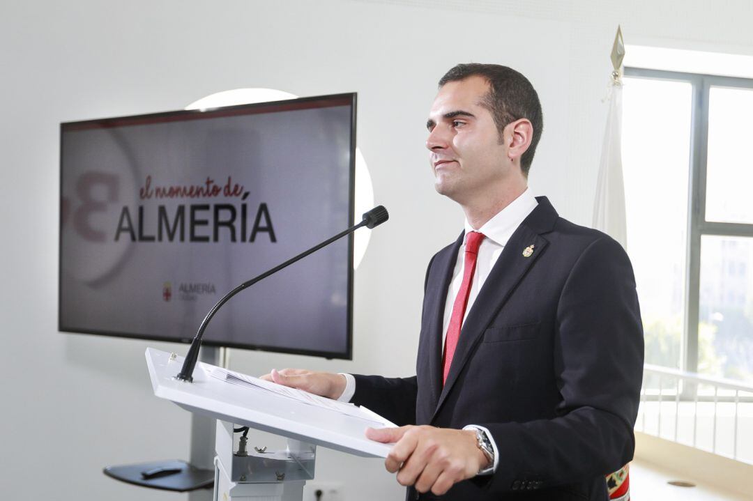 El alcalde hace balance de su gestión y asegura que “es el momento de Almería.