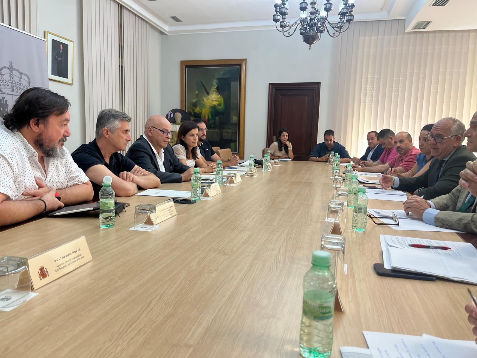 Momento de la reunión de la Comisión Provincial de Seguimiento del Programa de Fomento del Empleo Agrario (PFEA)