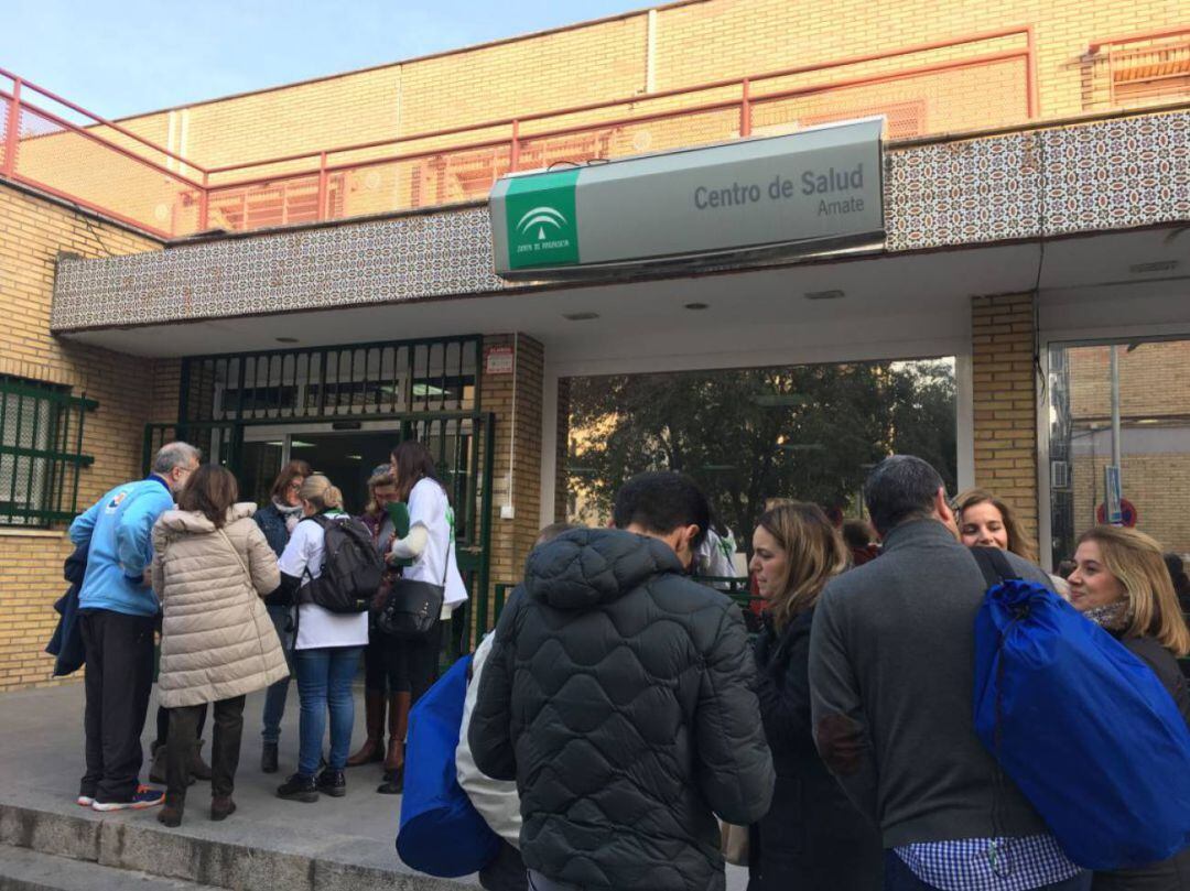 Entrada al centro de Salud de Amate