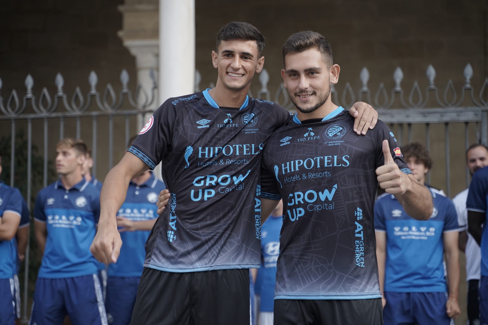 Presentadas las nuevas equipaciones del Xerez DFC