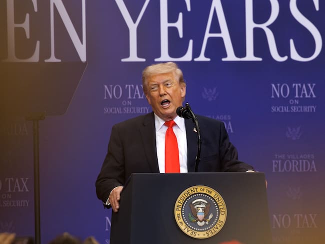 El presidente de Estados Unidos, Donald J. Trump, pronuncia unas palabras durante un acto con personas mayores en The Villages, Florida (EEUU), el 1 de mayo de 2026.