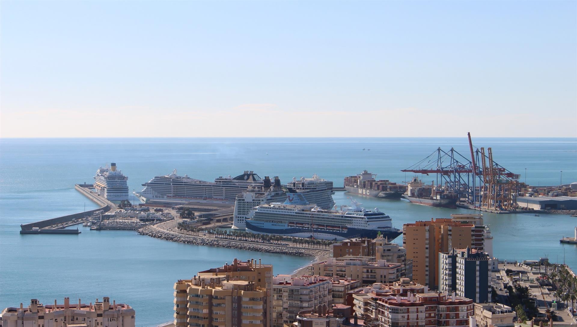 Cruceros en el puerto de Málaga (archivo). Puerto de Málaga.