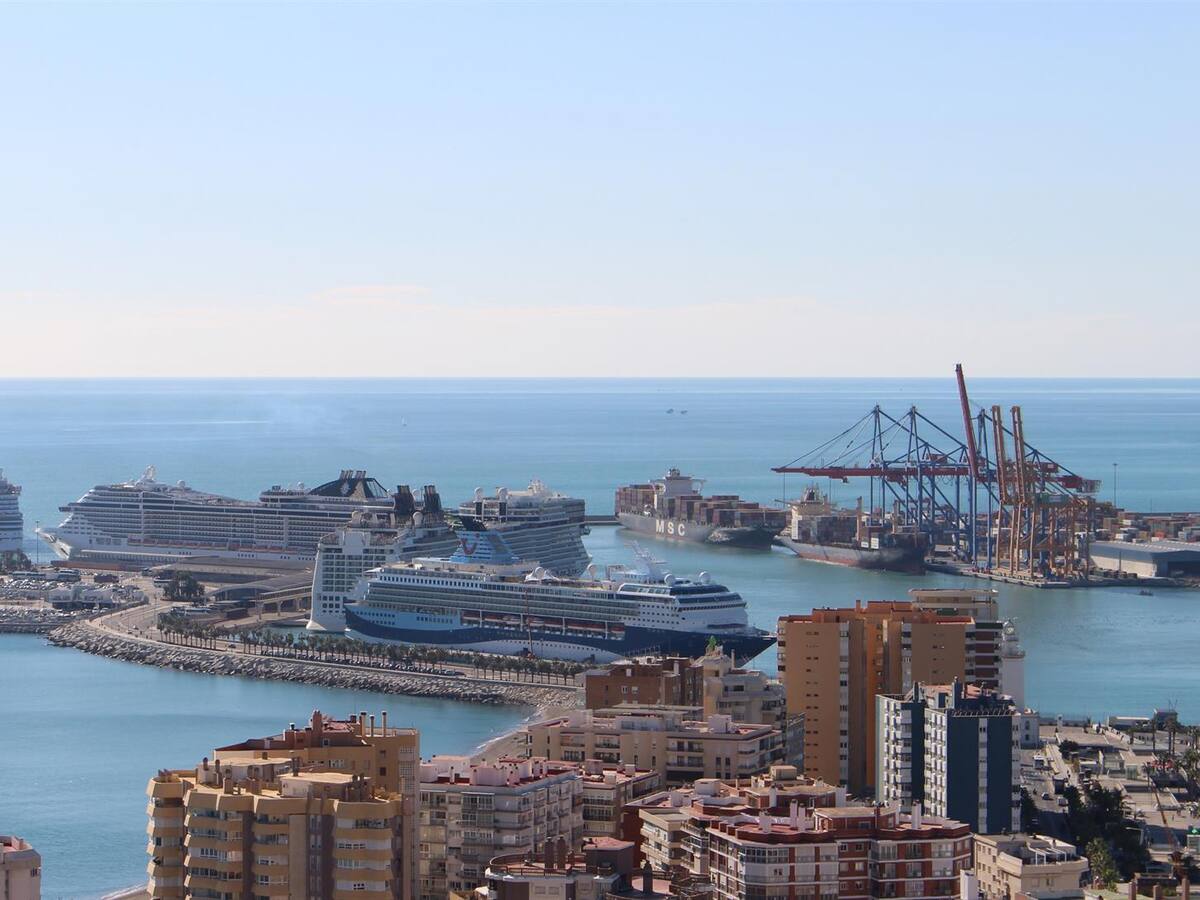 El puerto de Málaga recibirá 20 cruceros con 34.000 pasajeros en Semana Santa