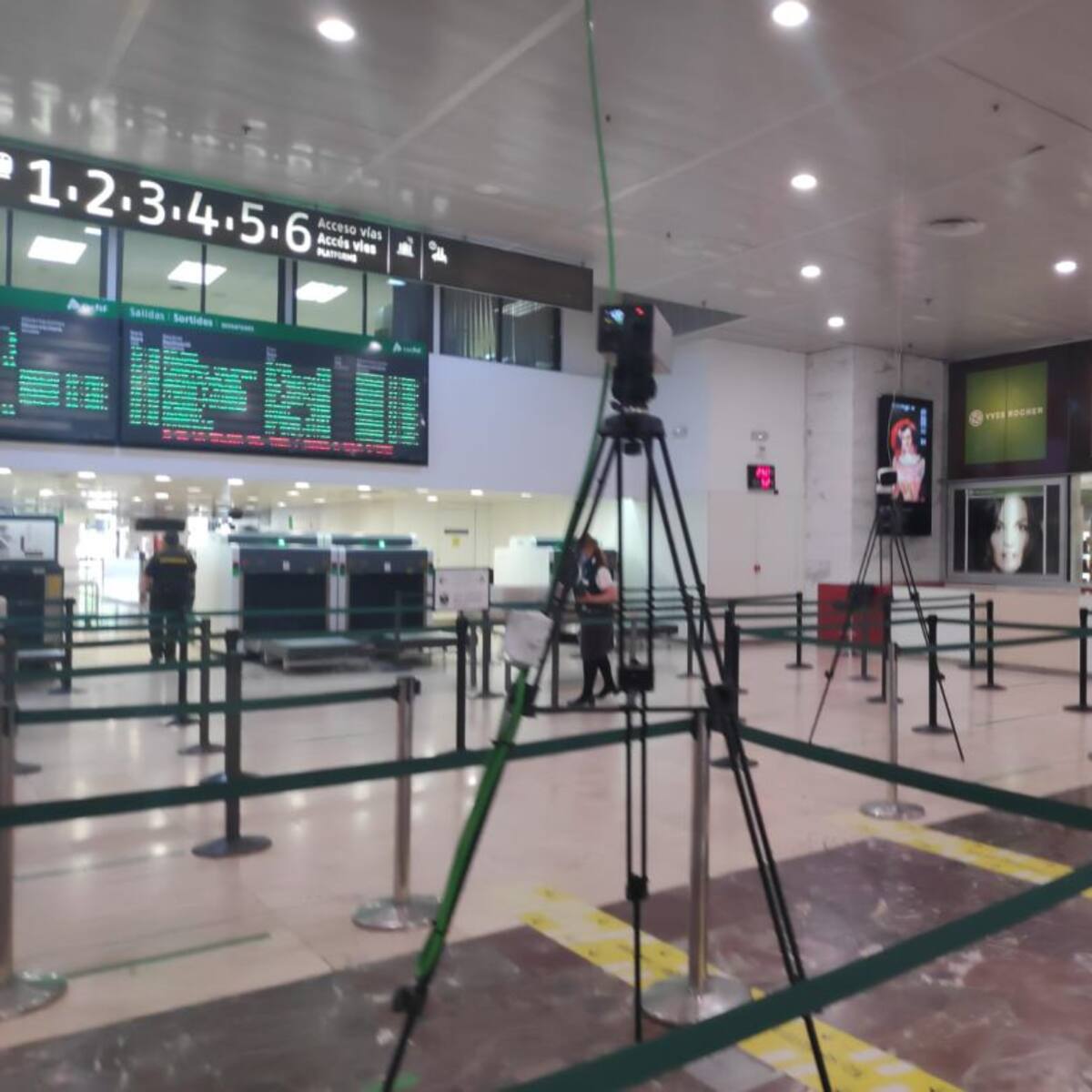 Los controles de temperatura de Atocha y Sants sólo detectan tres personas con fiebre entre 700.000 pasajeros