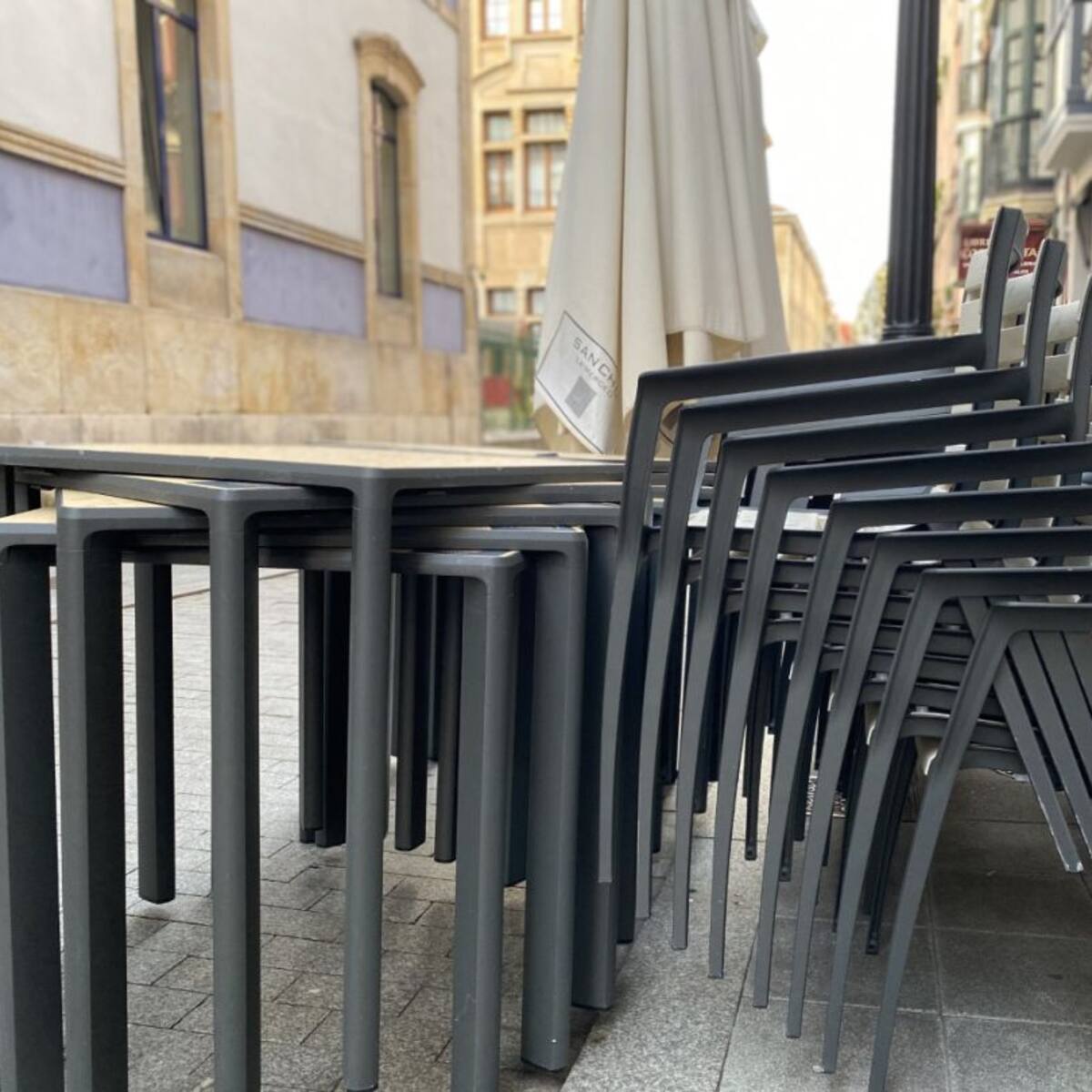 Asturias decreta el cierre de la hostelería y comercio a las 20 horas y adelanta el toque de queda a las 22