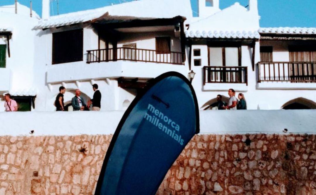 Miquel Company i les autoritats han inspeccionat les urbanitzacions de la costa de Sant Lluís.