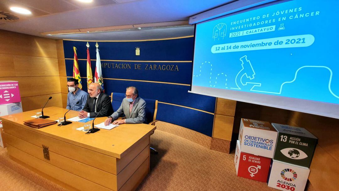 Imagen de la presentación del Encuentro de Jóvenes Investigadores en Cáncer de Calatayud celebrado este jueves por la mañana.