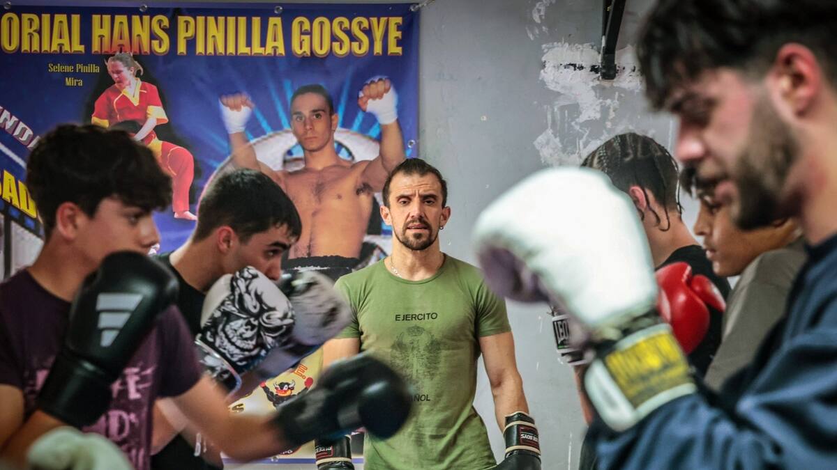 Alexandre Pinilla, Gustavo Pérez y Ángel Espinosa, Asoc. Unidos por el Deporte de Elda, estarán en el Cpto. del Mundo de Kick Boxing