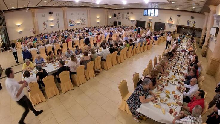 La comida de Feria, ‘Homenaje a Nuestros Mayores’ dobla su asistencia, alcanzando las 900 personas