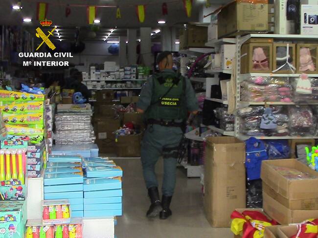 La Guardia Civil investiga a siete personas por vender productos falsificados en Murcia y el Alto Guadalentín
