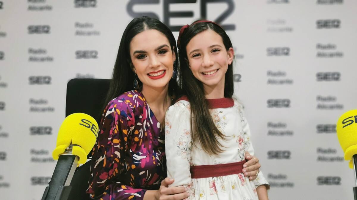 Entrevista a Belén Mora e Inés Llavador, Belleses del Foc 2023, en Hoy por Hoy Alicante (14-11-2022)