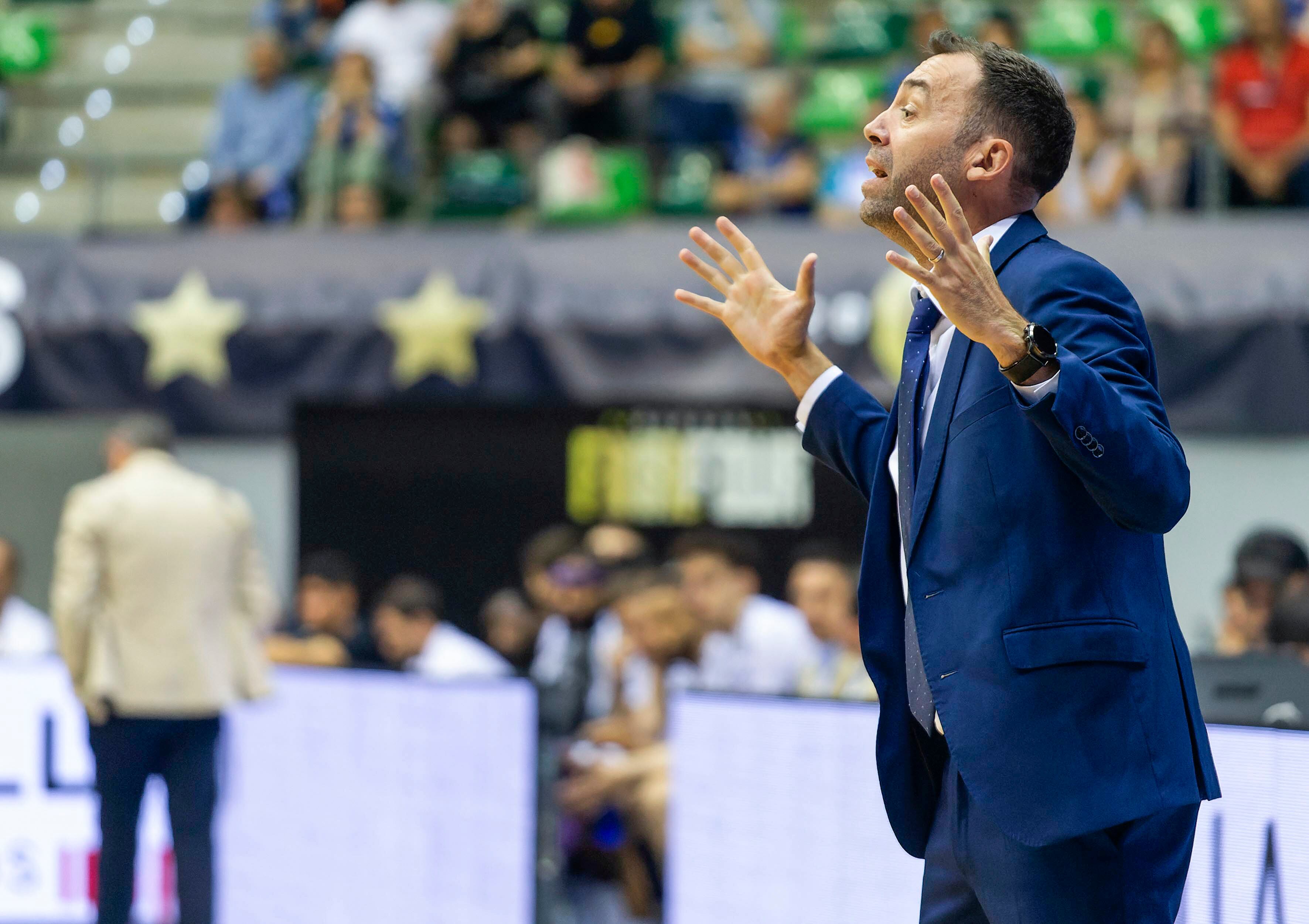 BURGOS, 17/06/23. Pedro Rivero, entrenador del Zunder Palencia durante el partido de baloncesto de la Final Four de la Liga LEB Oro para ascender a ACB y que se disputa este sábado en en el Coliseum Burgos. EFE/Santi Otero
