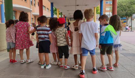 Alumnos de Infantil, en uno de sus recreos en el CEIP Príncipe Felipe