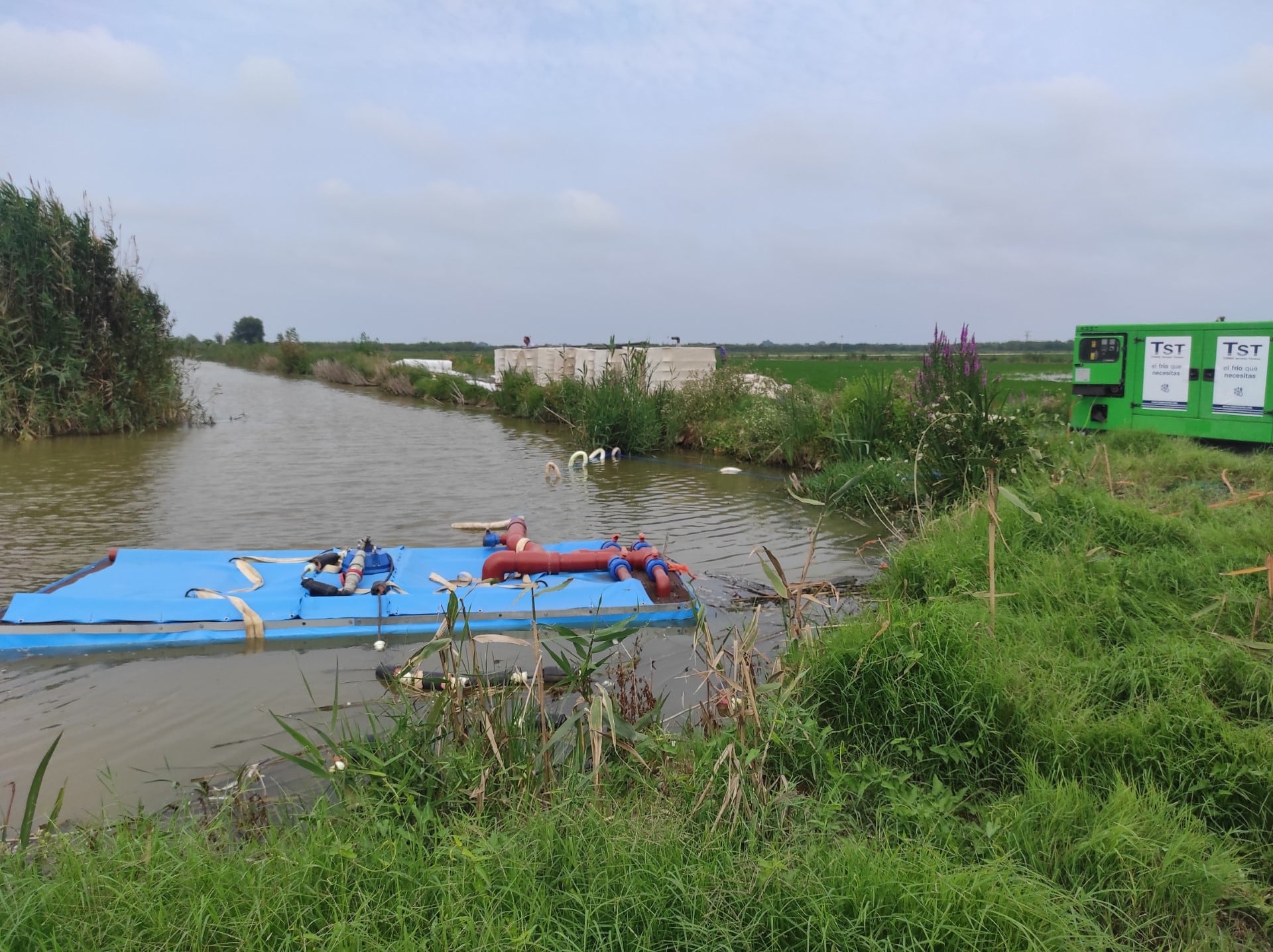 Proceso de extracción, retirada y almacenamiento de lodos ensayado en la Albufera de Valencia