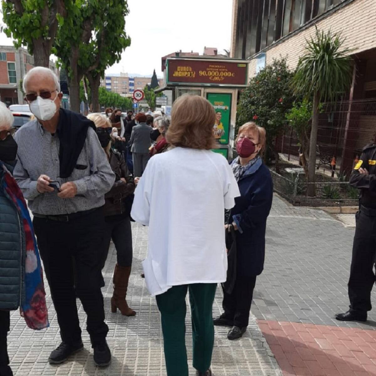 Citados para vacunarse en el Centro de Salud de San Andrés se tienen que ir porque no hay vacunas suficientes