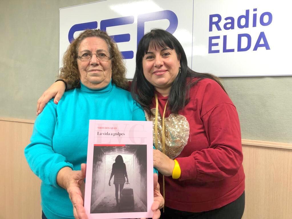 Virtudes Abad y su hija, Salu Alarcón en Radio Elda Cadena SER