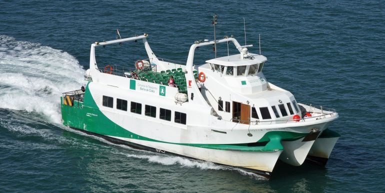 Imagen de uno de los catamaranes que une Cádiz con El Puerto de Santa María