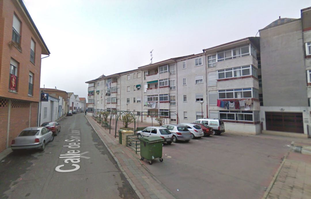 Calle de San Lázaro, en Peñaranda de Bracamonte, donde ha tenido lugar el robo