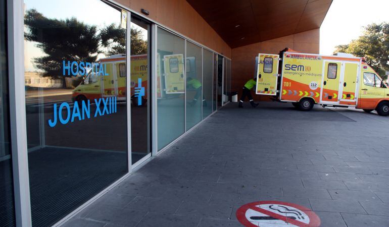 Entrada a les urgències del Joan XXIII.