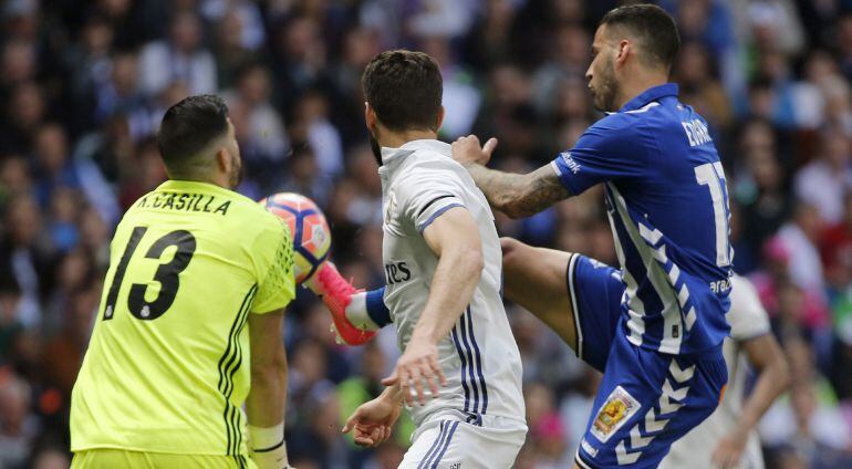 Kiko Casilla, durante el partido ante el Alavés