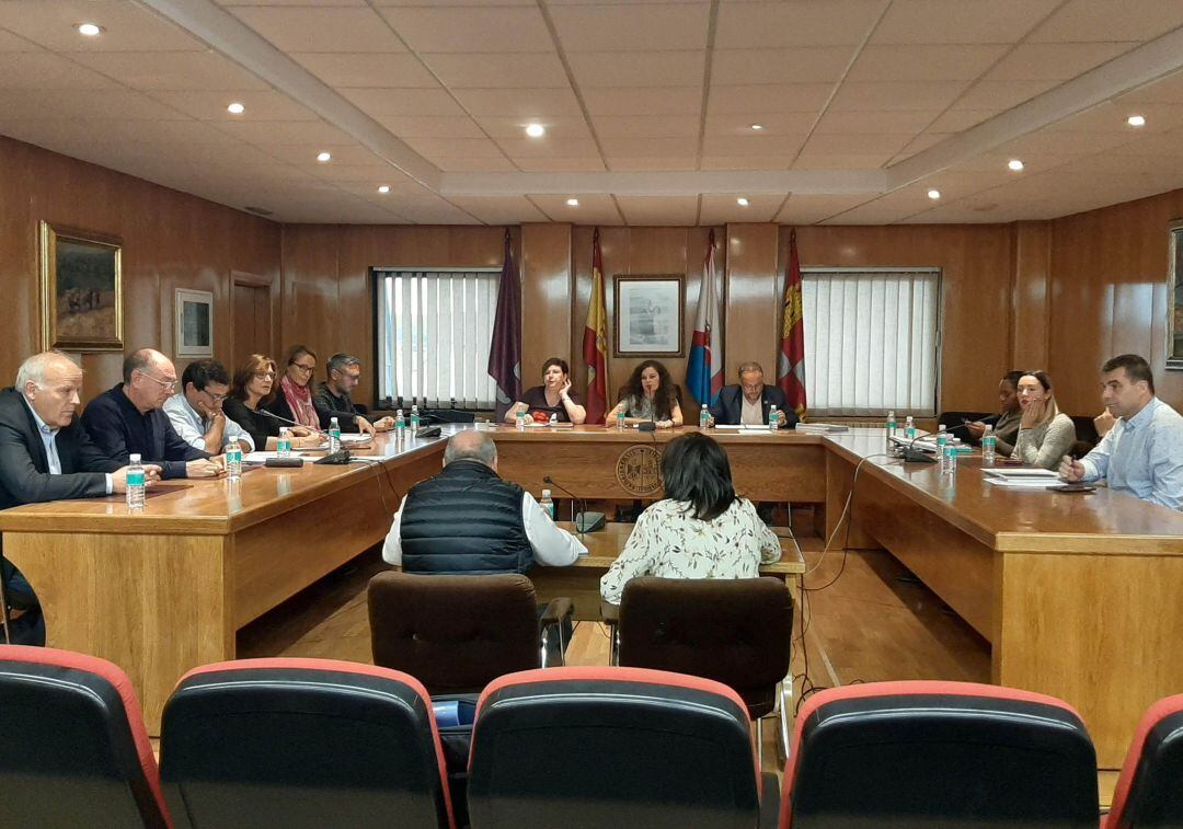 La corporación municipal del Ayuntamiento de Bembibre aprueba los presupuestos