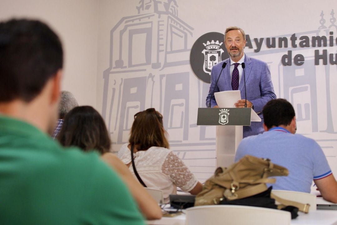 Manuel Gómez, portavoz socialista en el Ayuntamiento, en la sala de prensa municipal. 