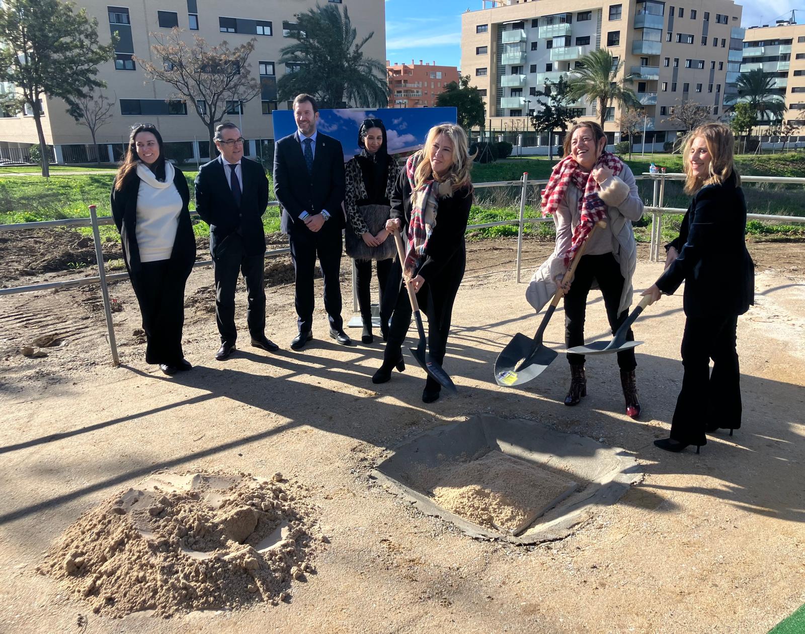 Momento de la colocación de la primera piedra