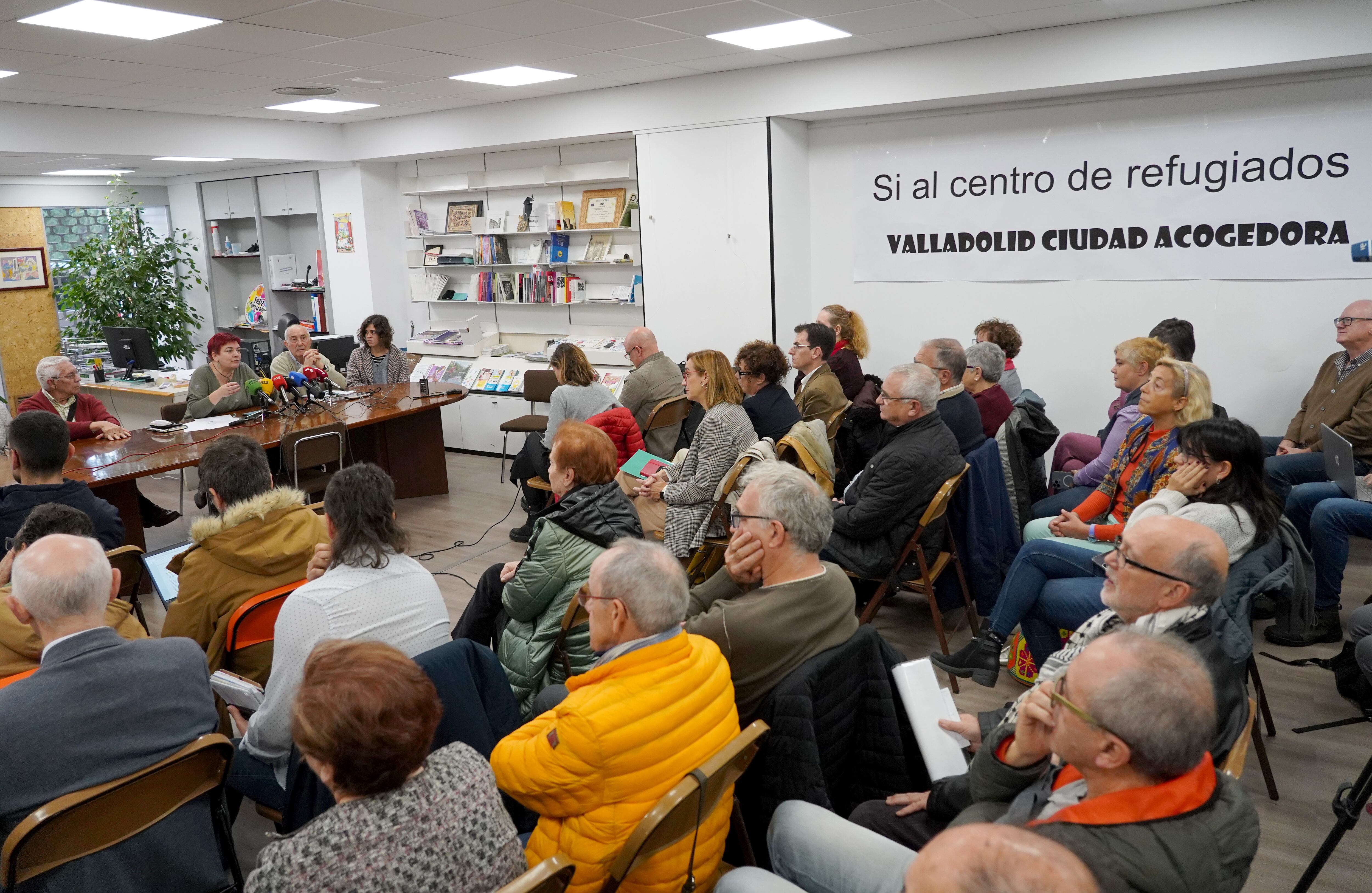 Firma colectiva del manifiesto &#039;&#039;Si a la construcción de un centro de acogida de refugiados en Valladolid&#039;&#039;, convocada de la Federación de Asociaciones Vecinales de Valladolid Antonio Machado.