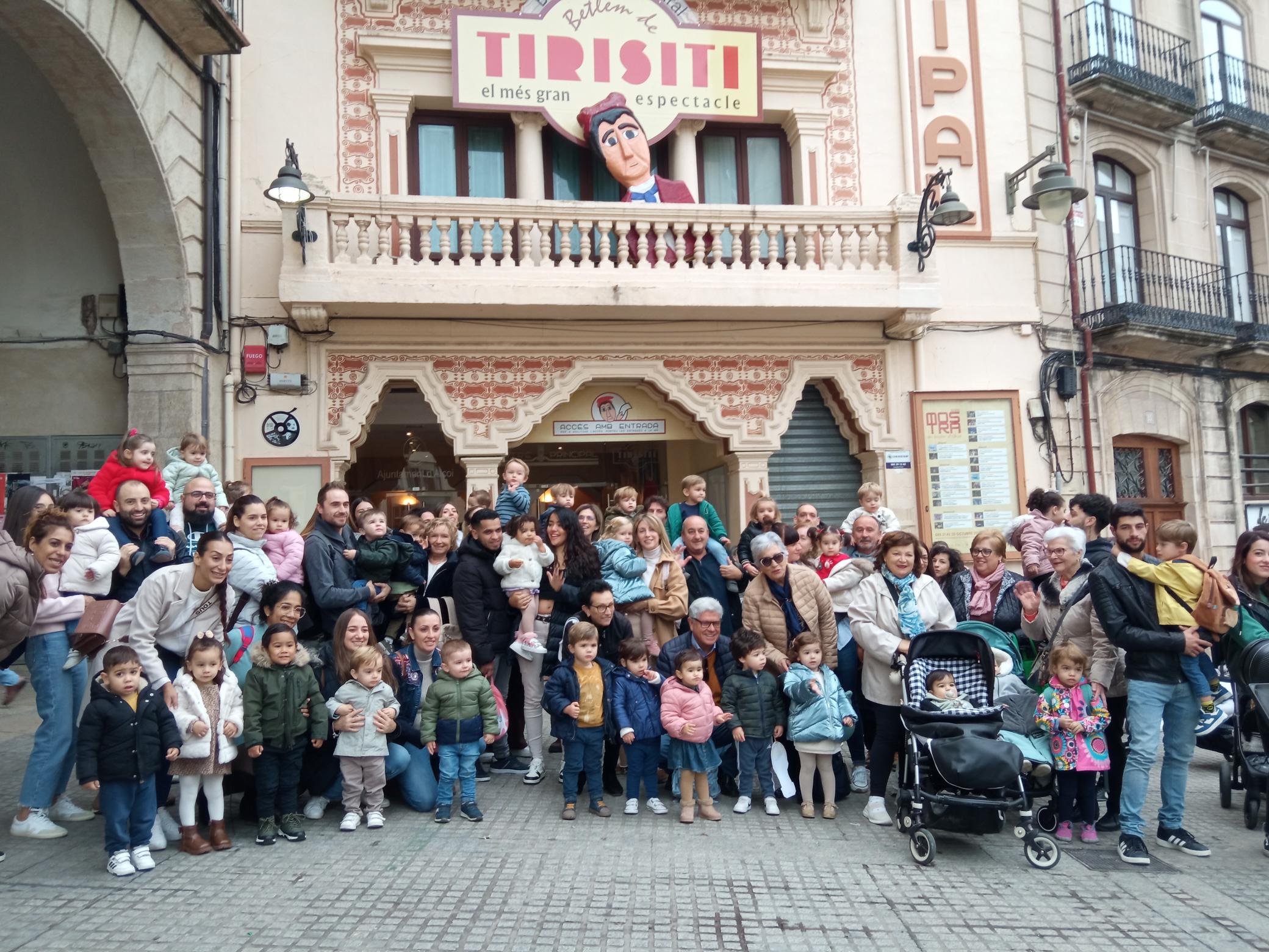 Los alumnos de Escuela Infantil San Hipolit han estado en el estreno de la temporada del Betlem de Tirisiti