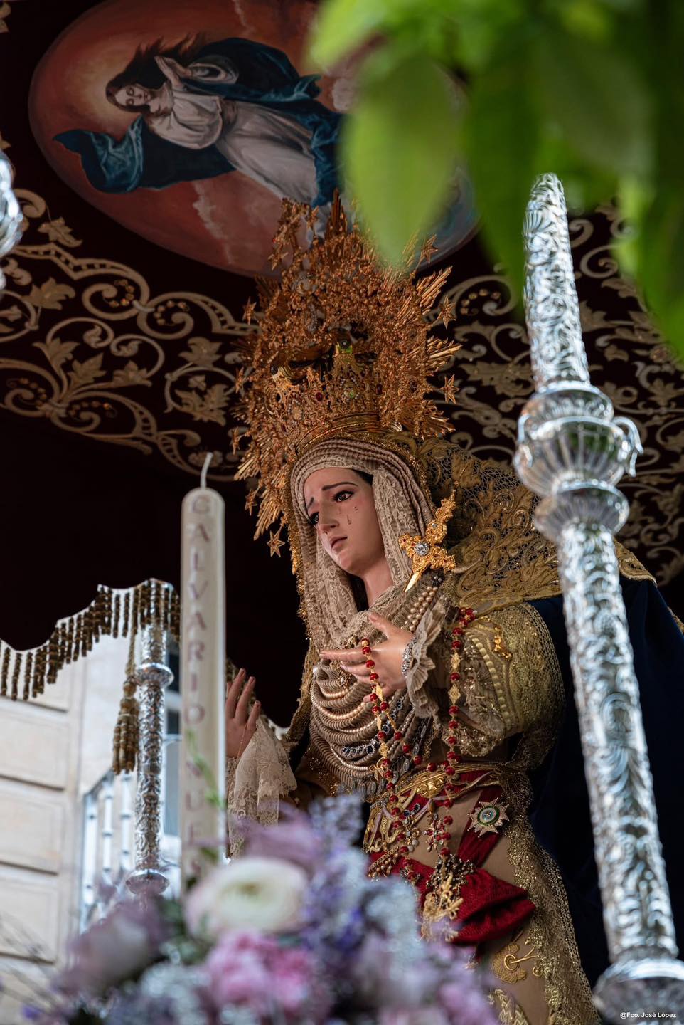 María Santísima del Calvario en su Mayor Dolor durante su recorrido este año 2025
