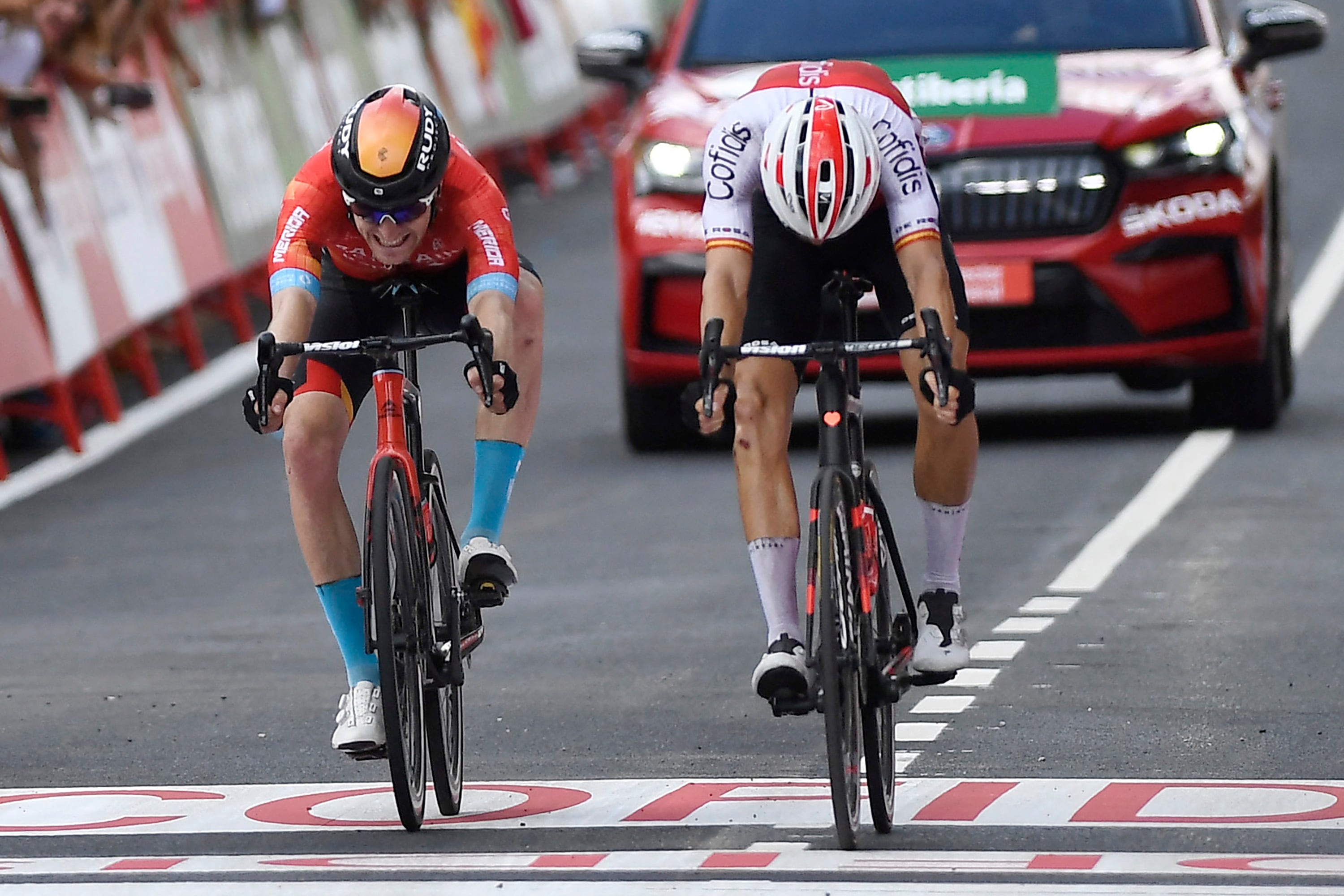 El corredor del Cofidis Jesús Herrada, ganador de la séptima etapa de La Vuelta. (Photo by ANDER GILLENEA/AFP via Getty Images)