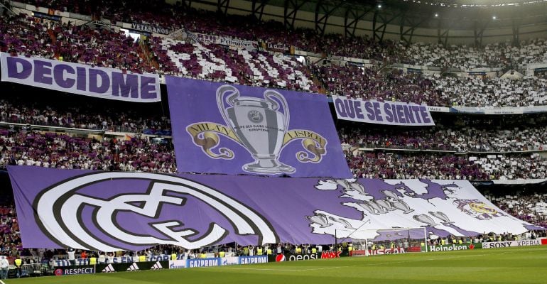 Imagen del tifo madridista exhibido al comienzo del Real Madrid - Atlético de Champions