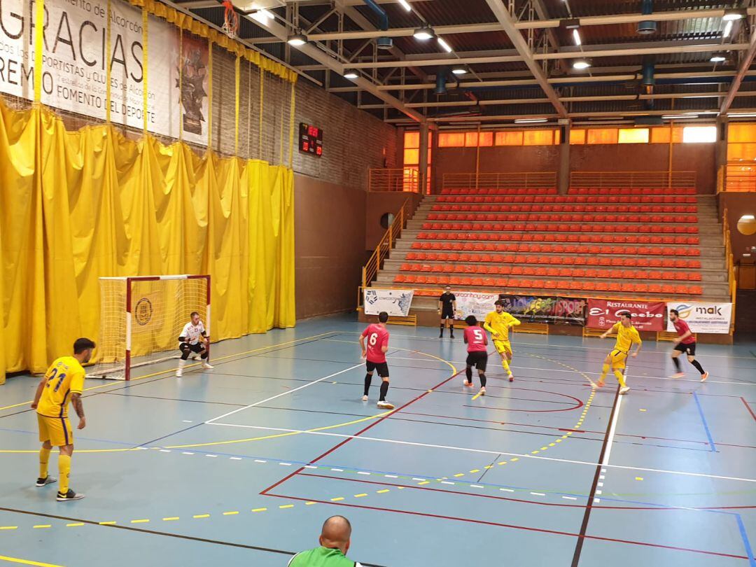 El Nueva Elda acabó con sus opciones en la primera mitad