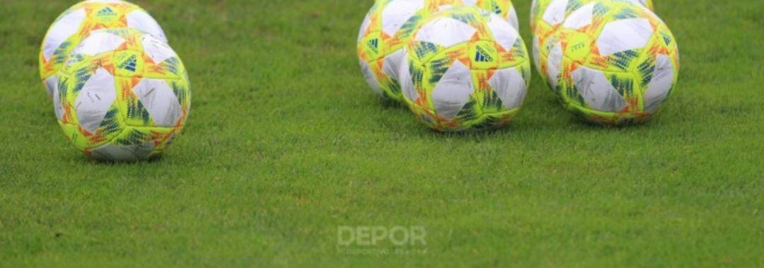Balones en el campo del Fabril