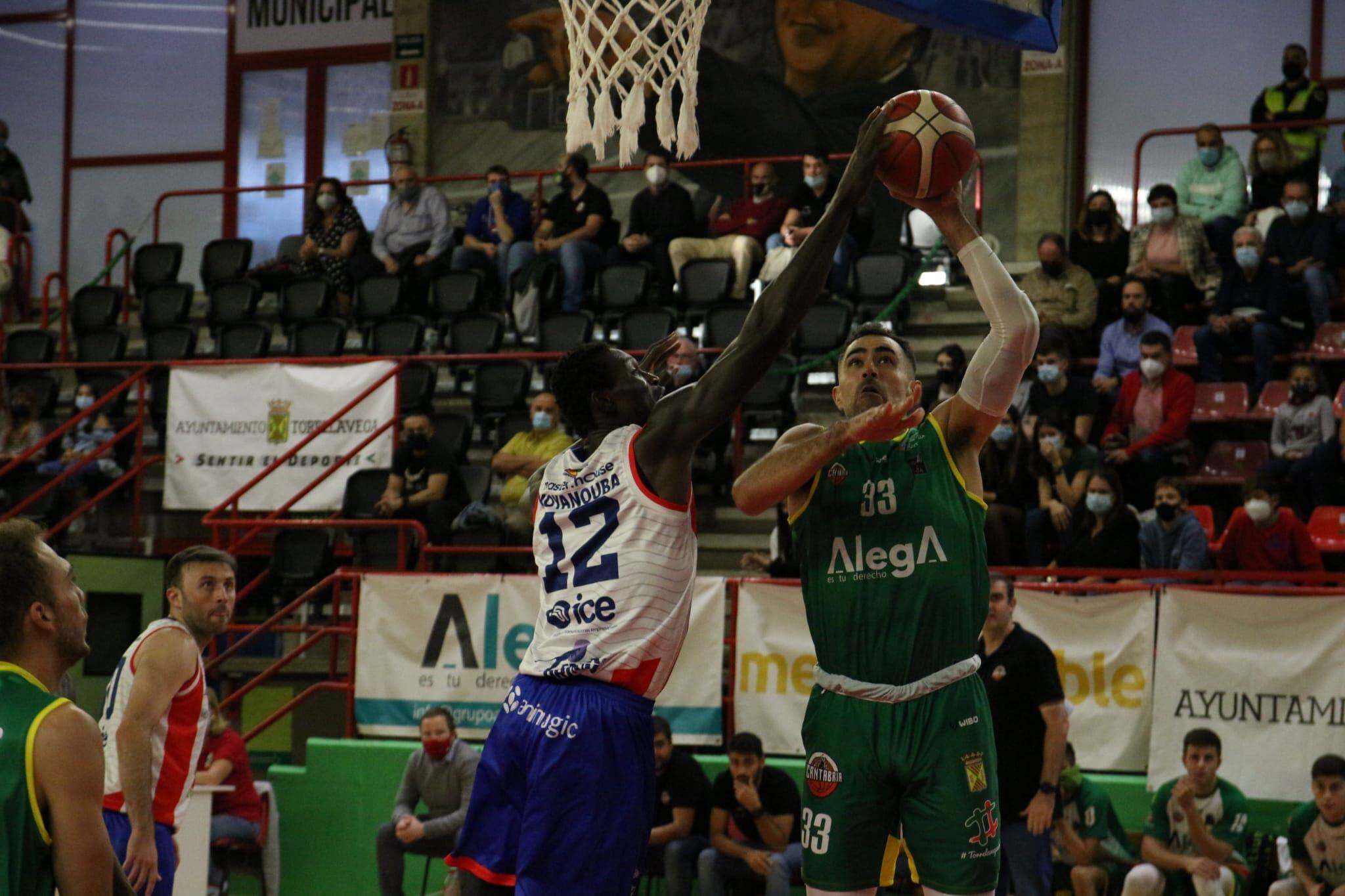 Koyanouba reforzará al CBI Elche que militará en la Liga EBA