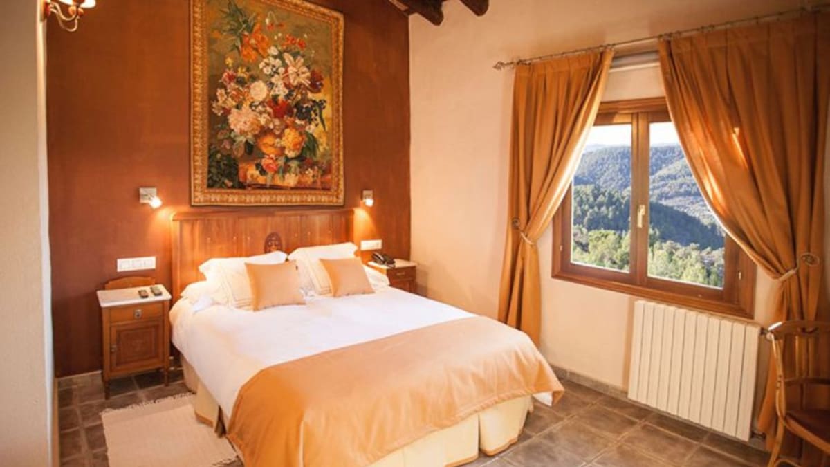 Ramón Reche, presidente de Alicante Turismo Interior: "Algunos turistas eligen destinos de interior por los altos precios de los alojamientos de costa"