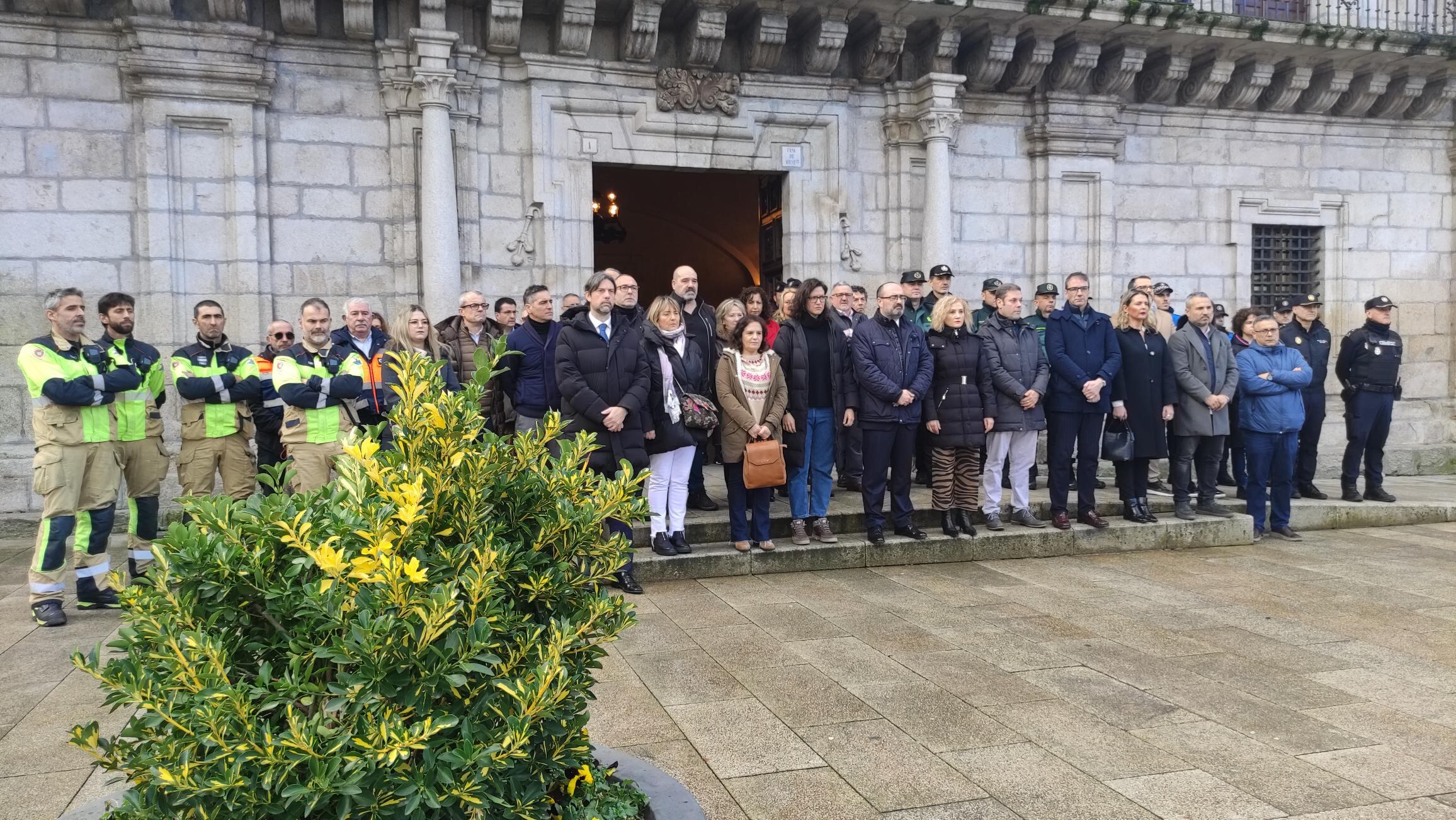 Concentración a las puertas del Ayuntamiento de Ponferrada