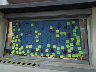 Concentración en el Instituto Hermanos Amorós