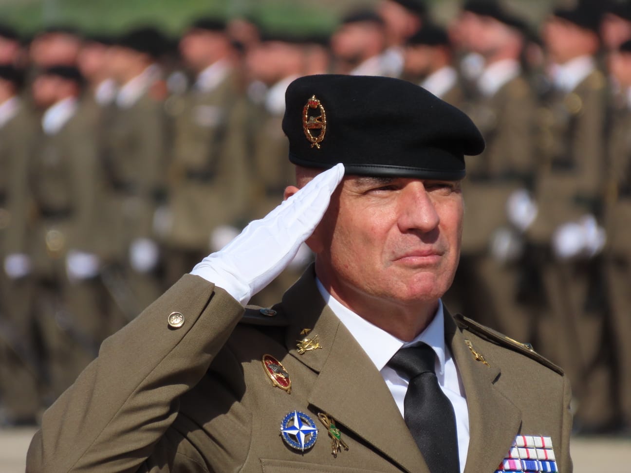 El General Jefe Fernando Ruiz Gómez, durante su toma de mando de la Brigada Guzmán el Bueno X de Cerro Muriano