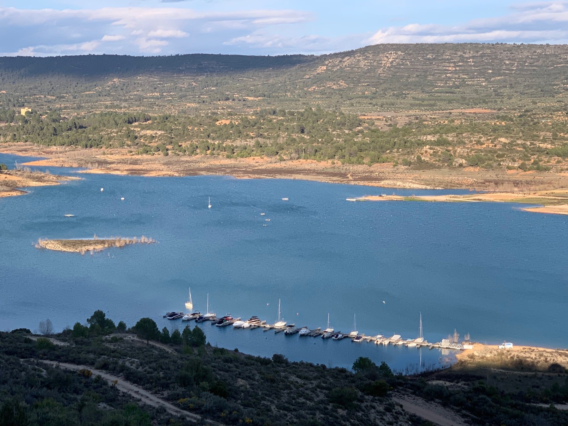 Embarcaciones en el embalse de Entrepeñas