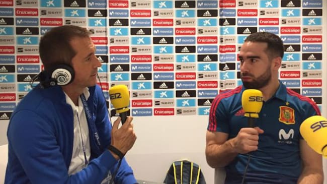 Carvajal charla con Manu Carreño en Krasnodar