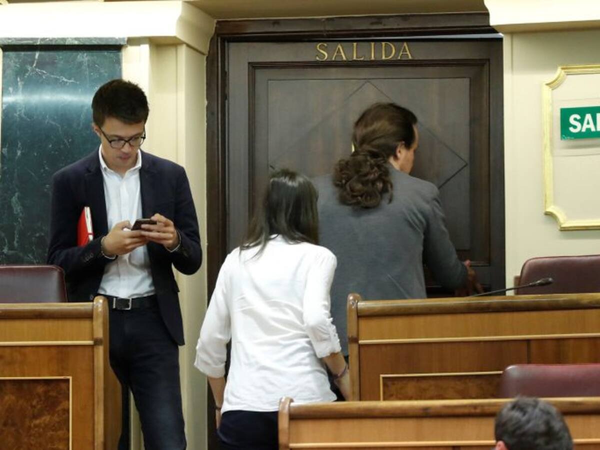 La dirección de Podemos compara las críticas al chalet de Iglesias con el "acoso a los jueces que luchan contra la corrupción"