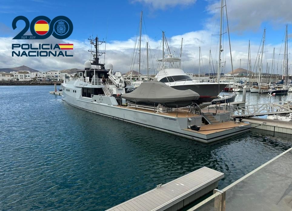 Yate de lujo en Marina Lanzarote, en Arrecife, en el que se cometió el robo.