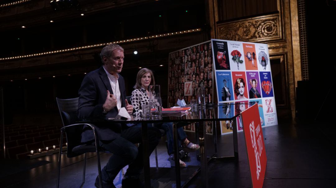 Daniel Bianco y Amaya de Miguel en la presentación de la temporada 2020-21 del Teatro de la zarzuela