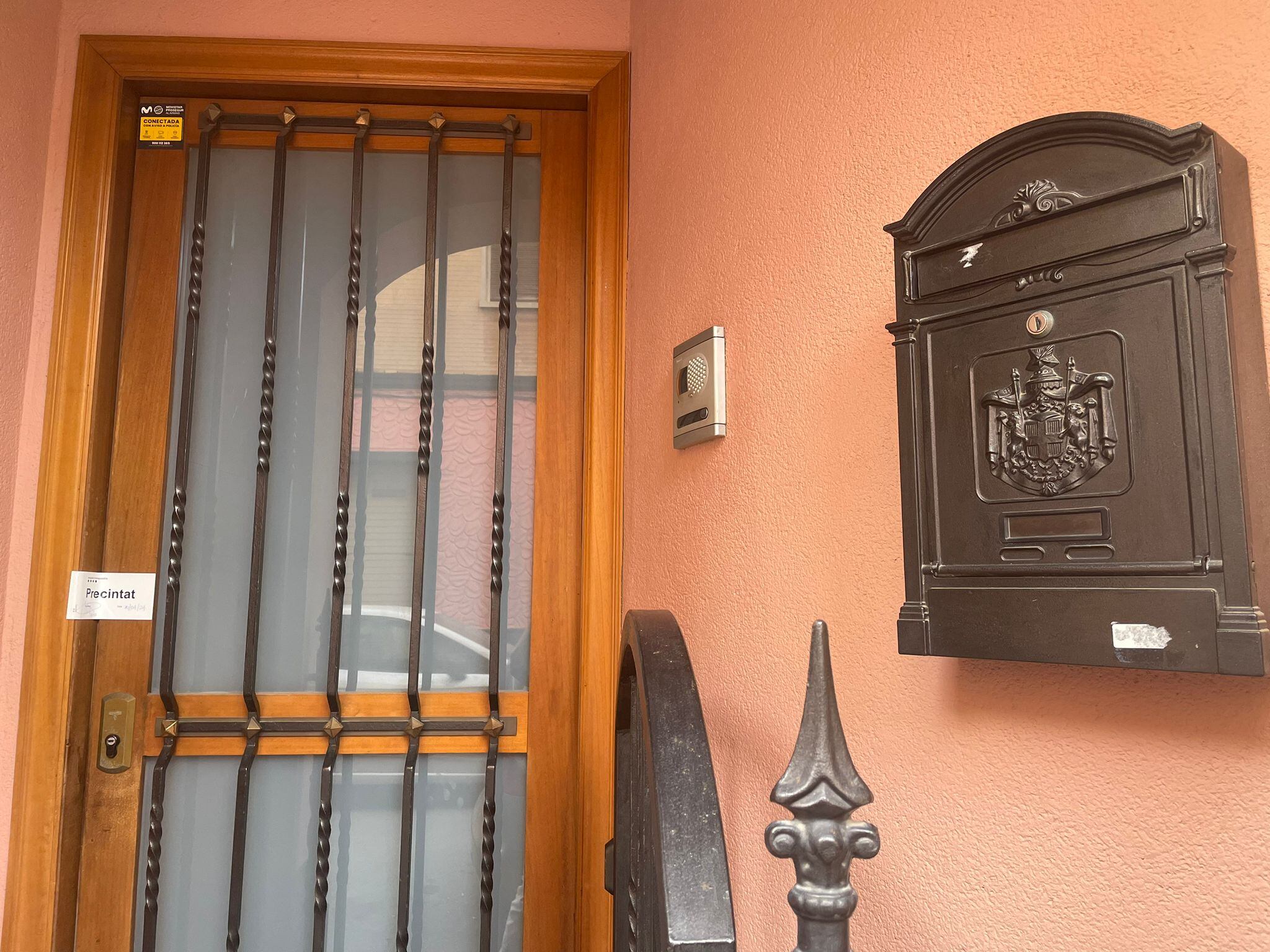 Domicili del succés de mort violenta d'una dona i els seus dos fills al Prat del Llobregat