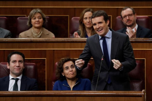 El líder del PP, Pablo Casado durante su intervención en la penúltima sesión de control de la legislatura en el Congreso, con la convocatoria de elecciones anticipadas como eje principal de las preguntas de los líderes de la oposición.